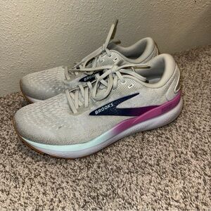 Brooks Ghost 16 Women's Running Shoes EUC